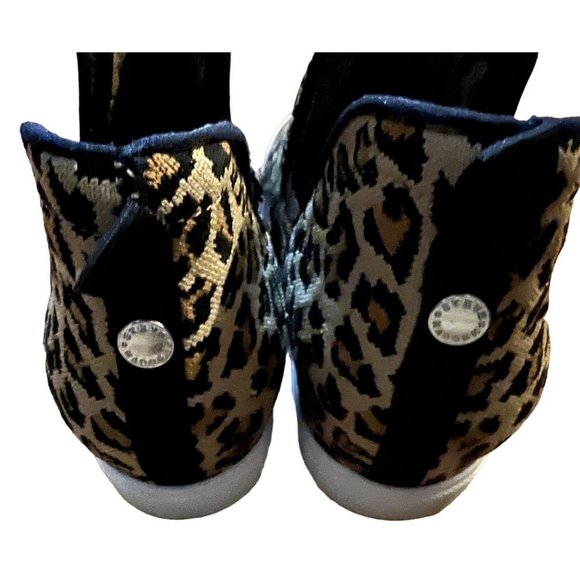 Steve Madden women's leopard print bootie size 9.5 M fabric upper, rubber sole - Picture 4 of 8